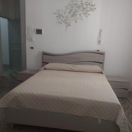 Guest House Lamphotel Militello Palermo Luaran gambar