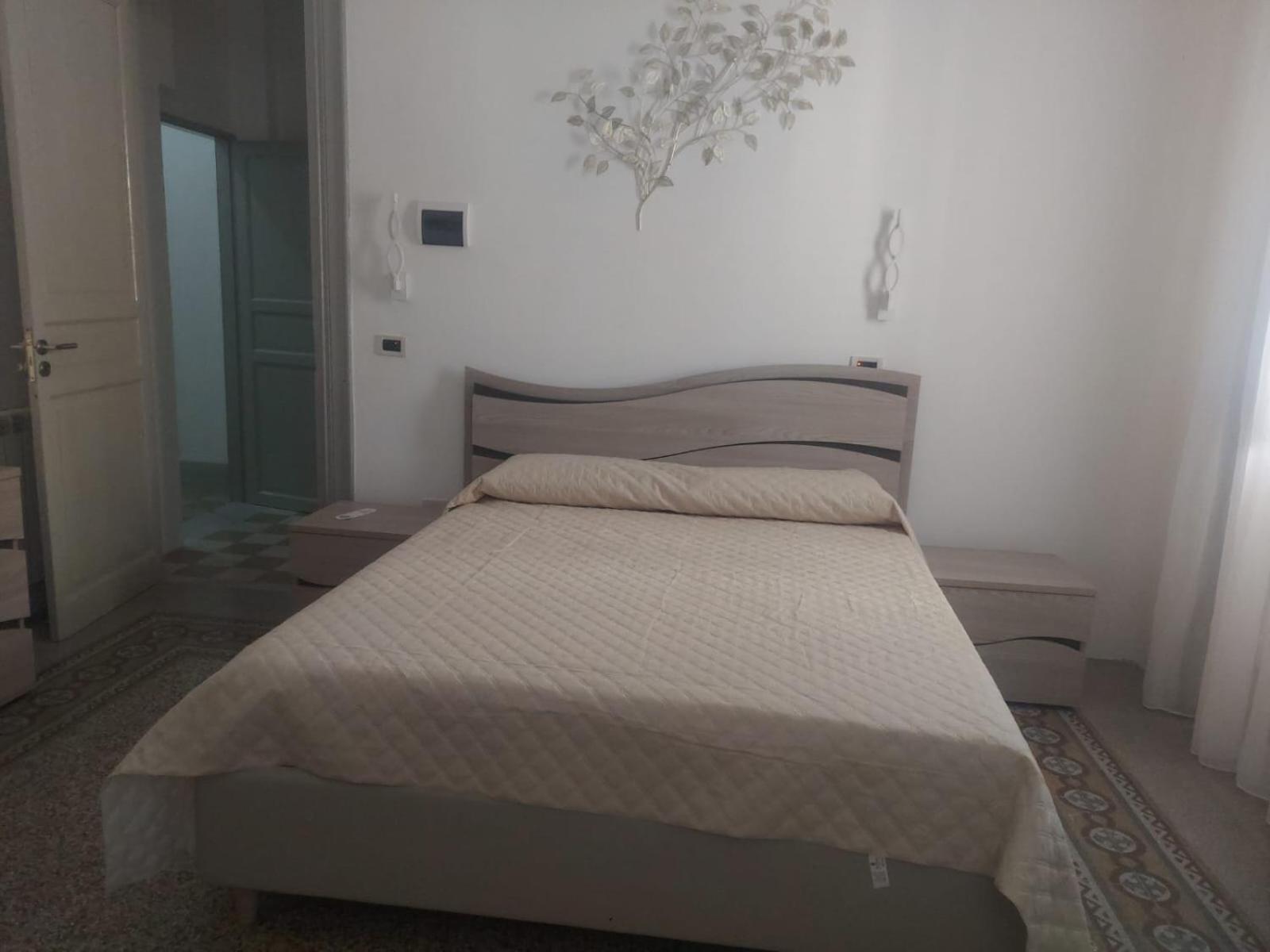 Guest House Lamphotel Militello Palermo Luaran gambar