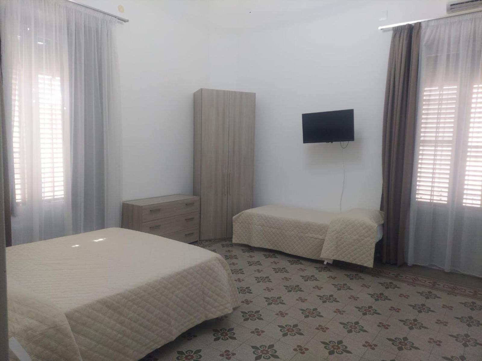 Guest House Lamphotel Militello Palermo Luaran gambar