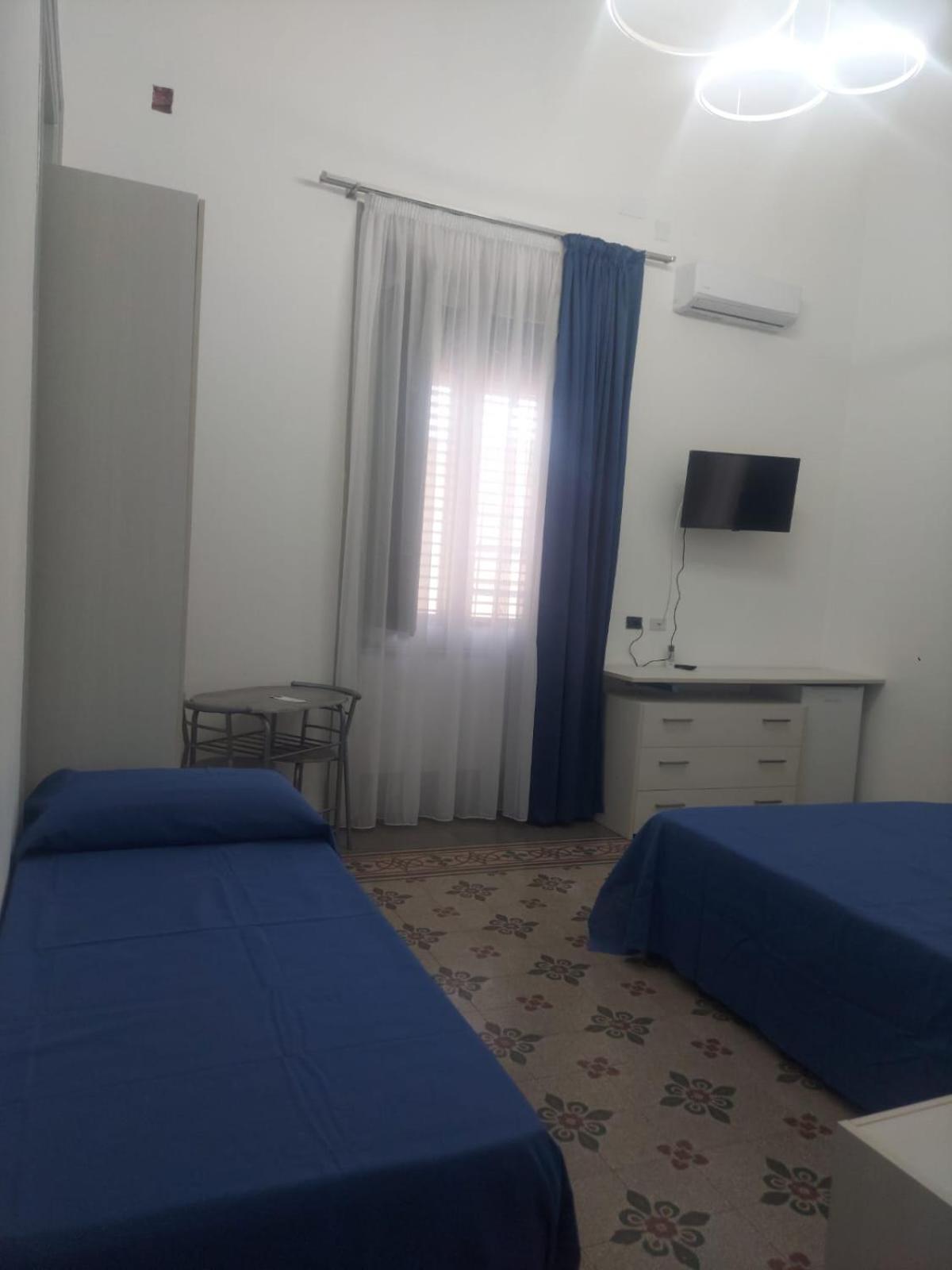 Guest House Lamphotel Militello Palermo Luaran gambar