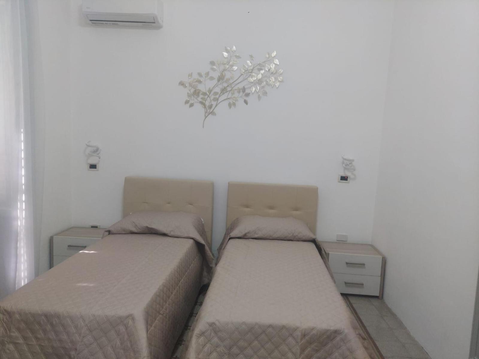 Guest House Lamphotel Militello Palermo Luaran gambar