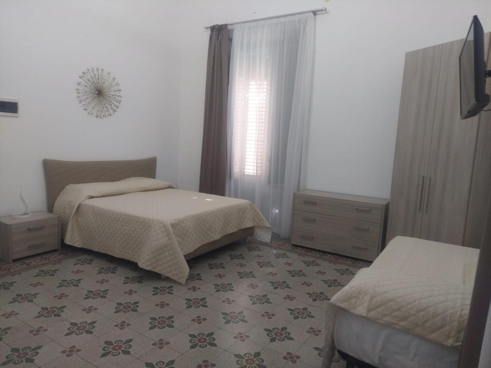 Guest House Lamphotel Militello Palermo Luaran gambar