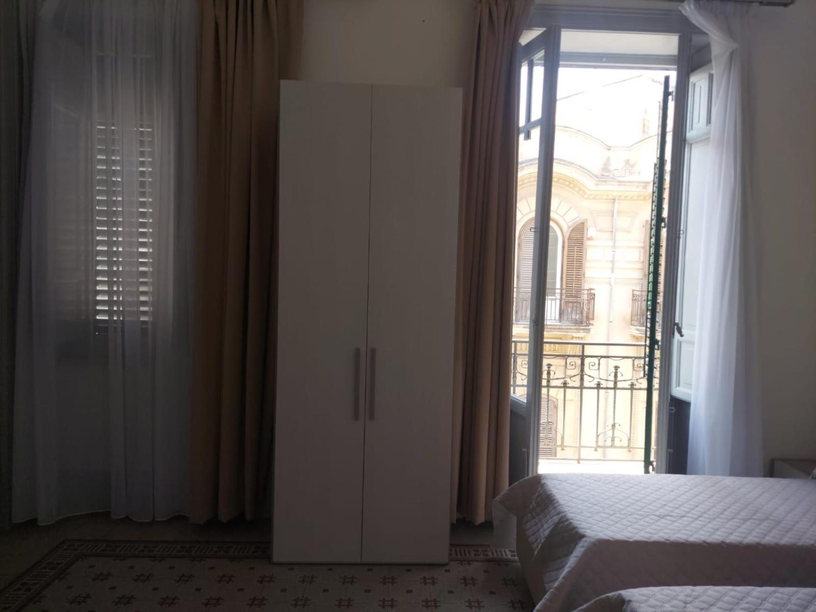 Guest House Lamphotel Militello Palermo Luaran gambar