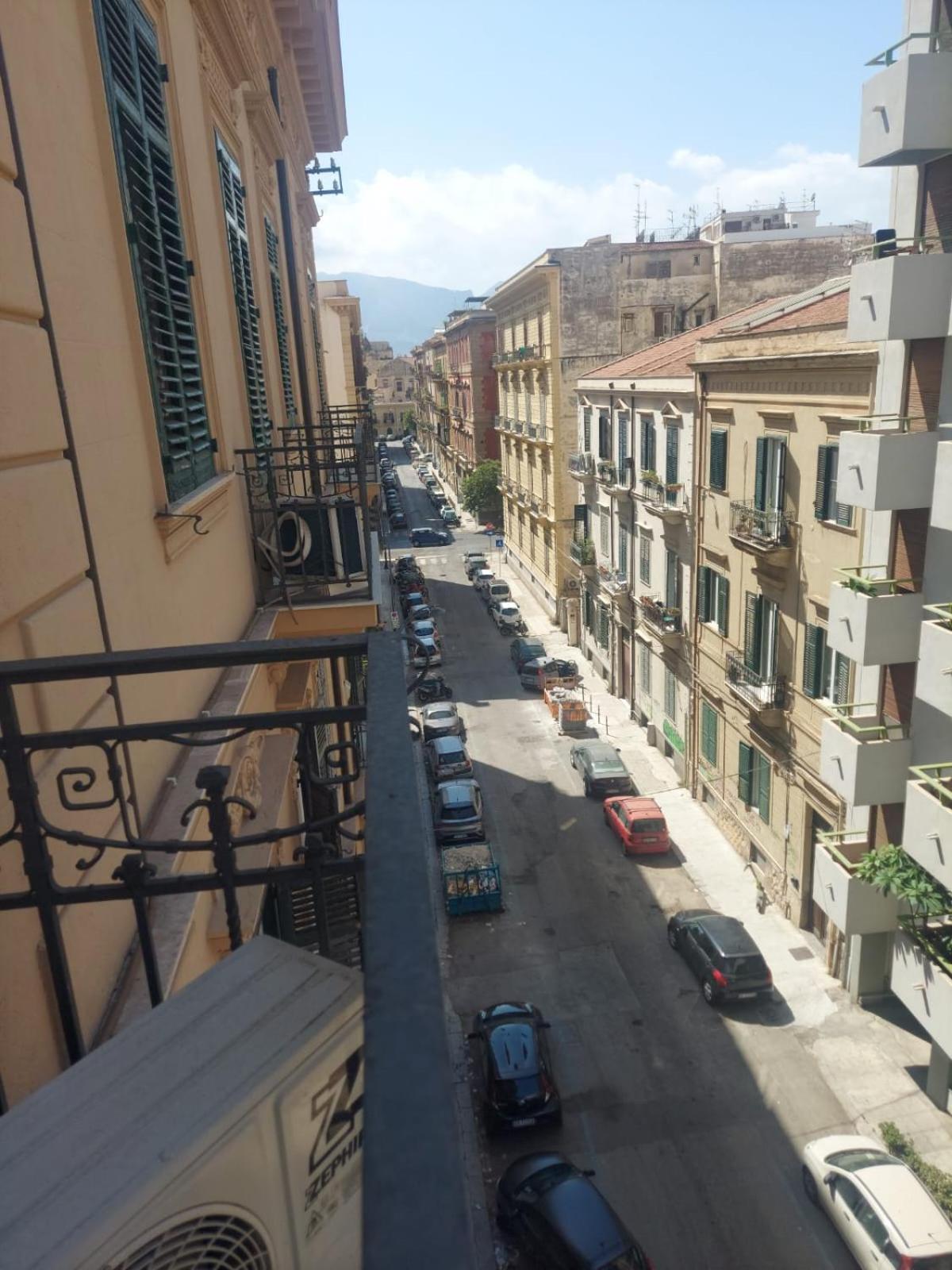 Guest House Lamphotel Militello Palermo Luaran gambar